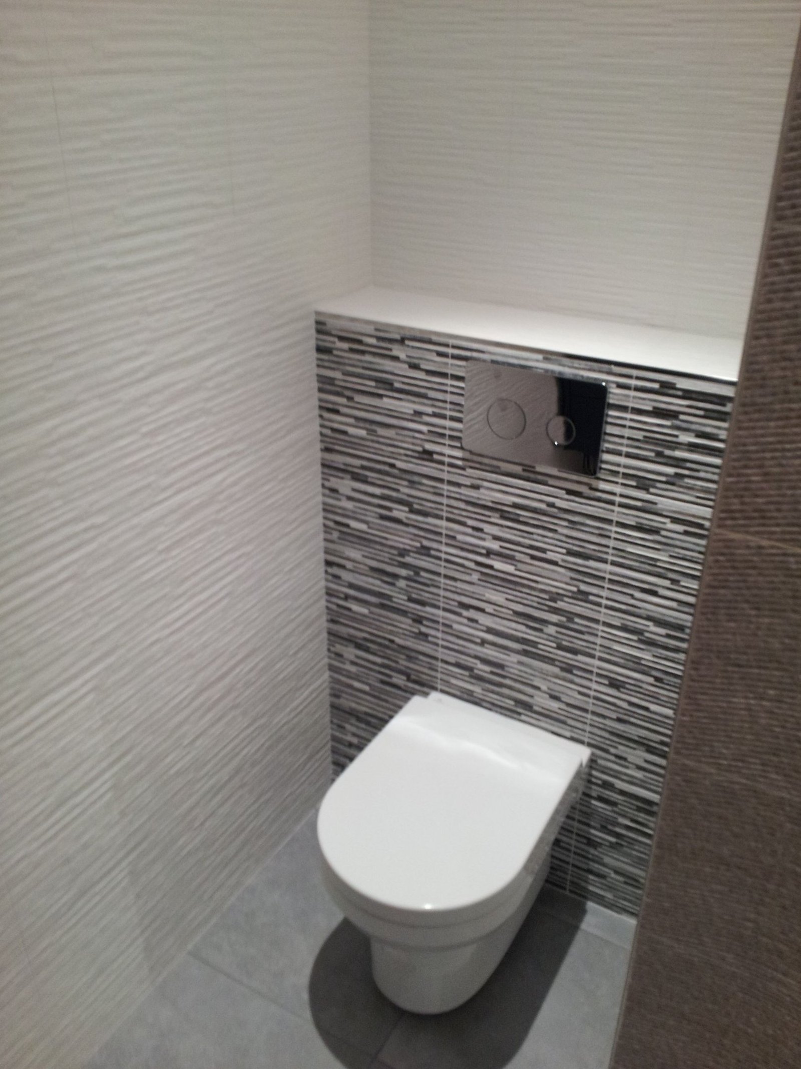 Pose WC suspendu Geberit + carrelage